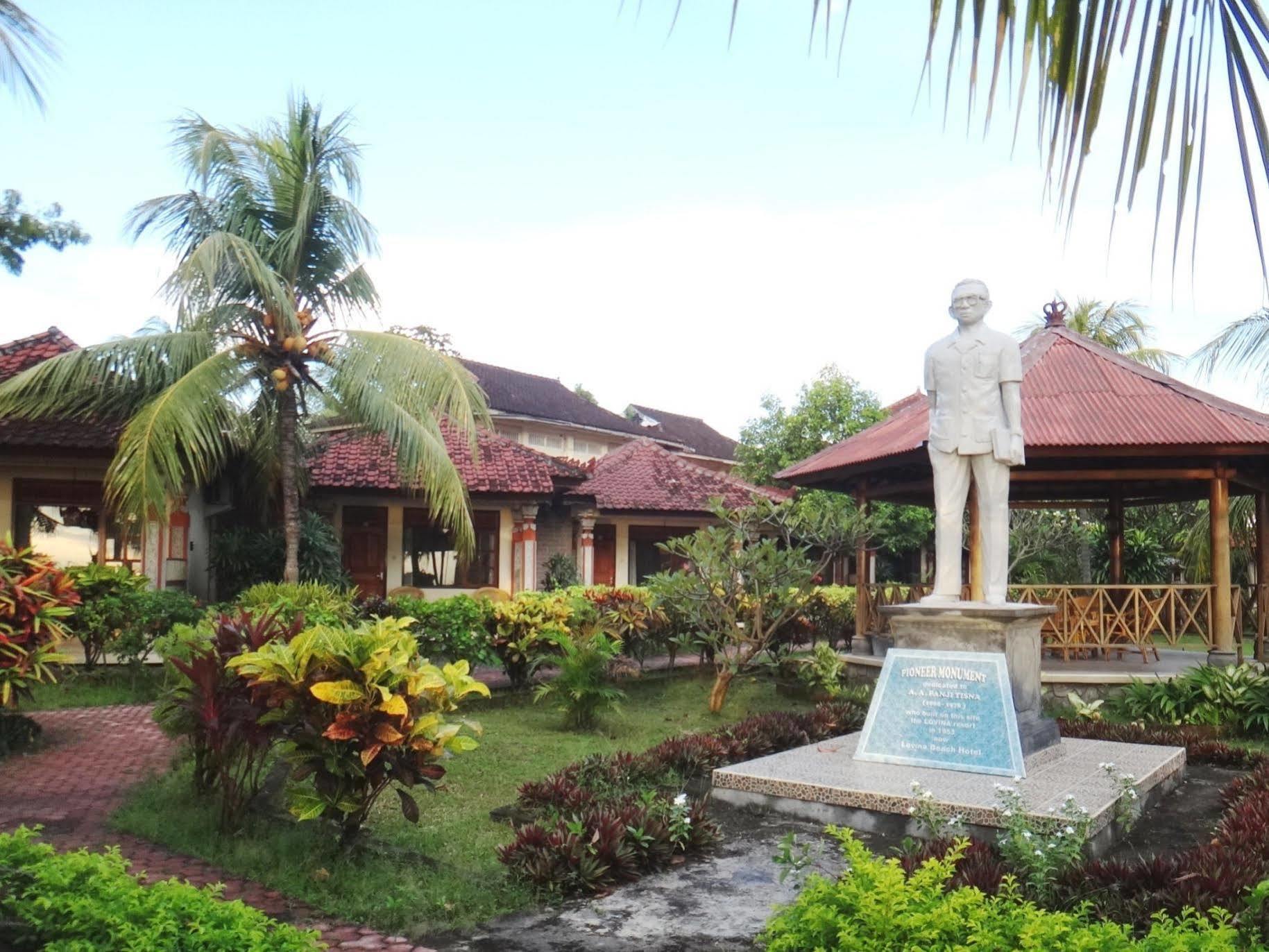 Lovina Beach Hotel Exterior photo